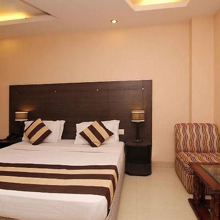 Hotel Kyron Delhi Zewnętrze zdjęcie