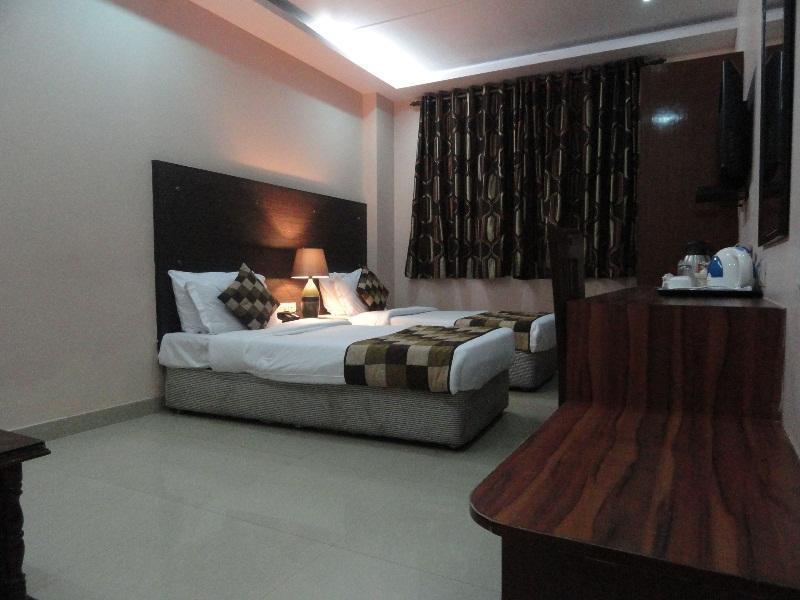 Hotel Kyron Delhi Zewnętrze zdjęcie